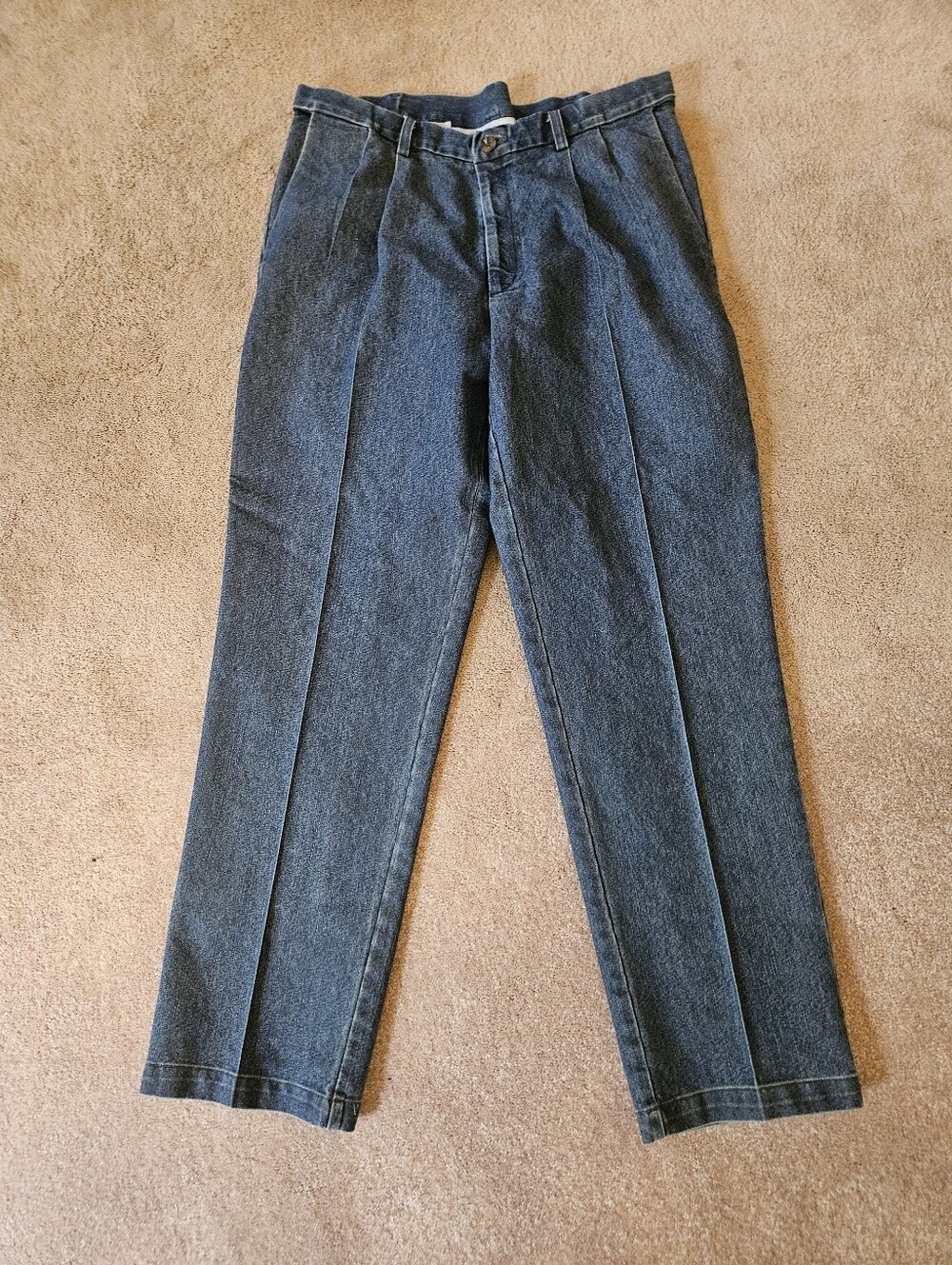 Haggar Men’s 36x32 Classic Fit Premium Stretch Denim Pleated Dress Jeans